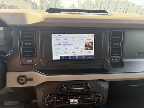 Used 2023 Ford Bronco Wildtrak AWD/4WD image 10