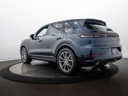 Certified 2026 Porsche Cayenne AWD/4WD image 3