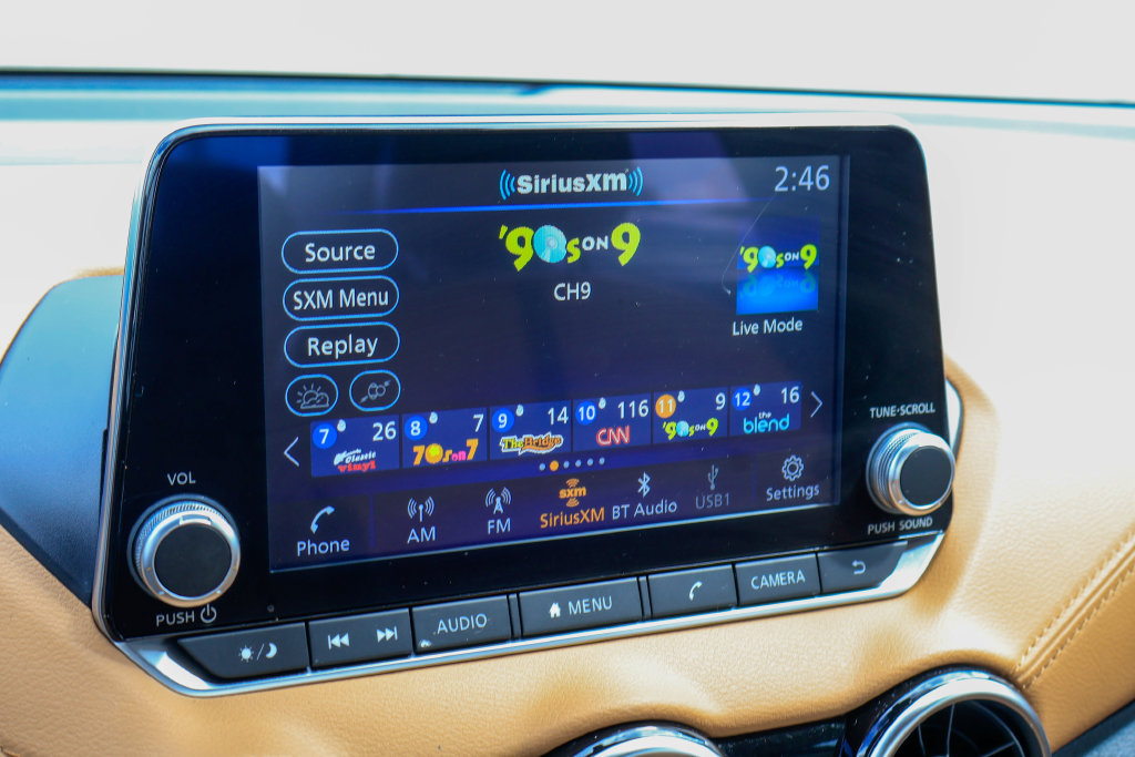 Used 2024 Nissan Sentra SV w/ SV Premium Package FWD image 3