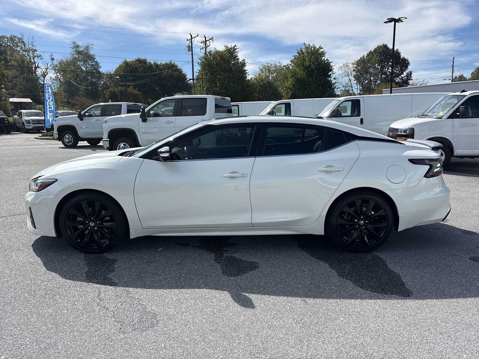 Used 2020 Nissan Maxima SR w/ Illumination Package FWD image 9