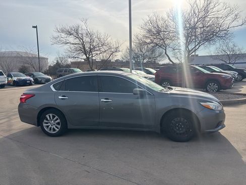 Used 2017 Nissan Altima 2.5 S w/ Power Driver Seat Package image 4