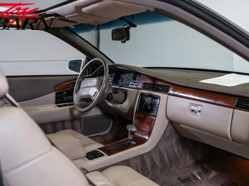 Used 1993 Cadillac Eldorado Touring FWD image 41