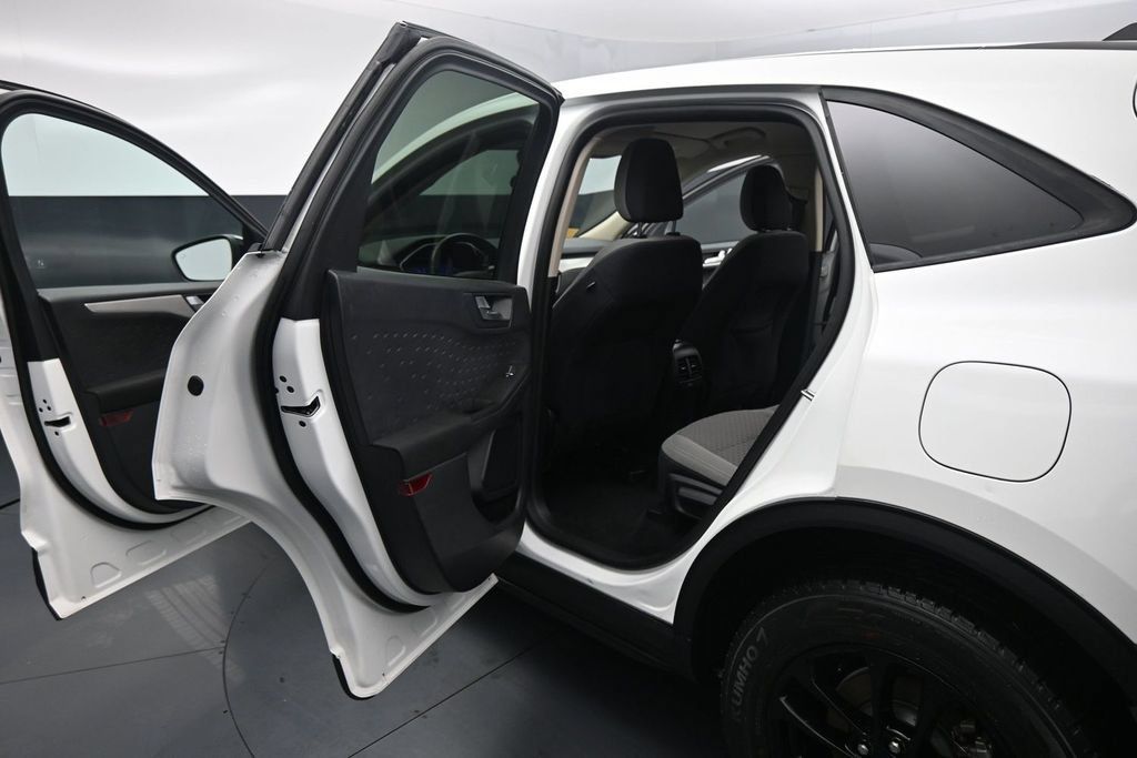 Used 2020 Ford Escape SE Sport FWD image 18