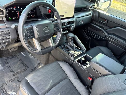 Certified 2025 Toyota 4Runner TRD Off-Road Premium w/ Tow Technology Package image 18