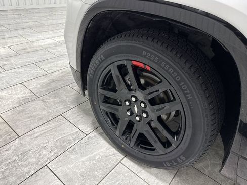 Used 2021 Chevrolet Traverse Premier w/ Redline Edition FWD image 34