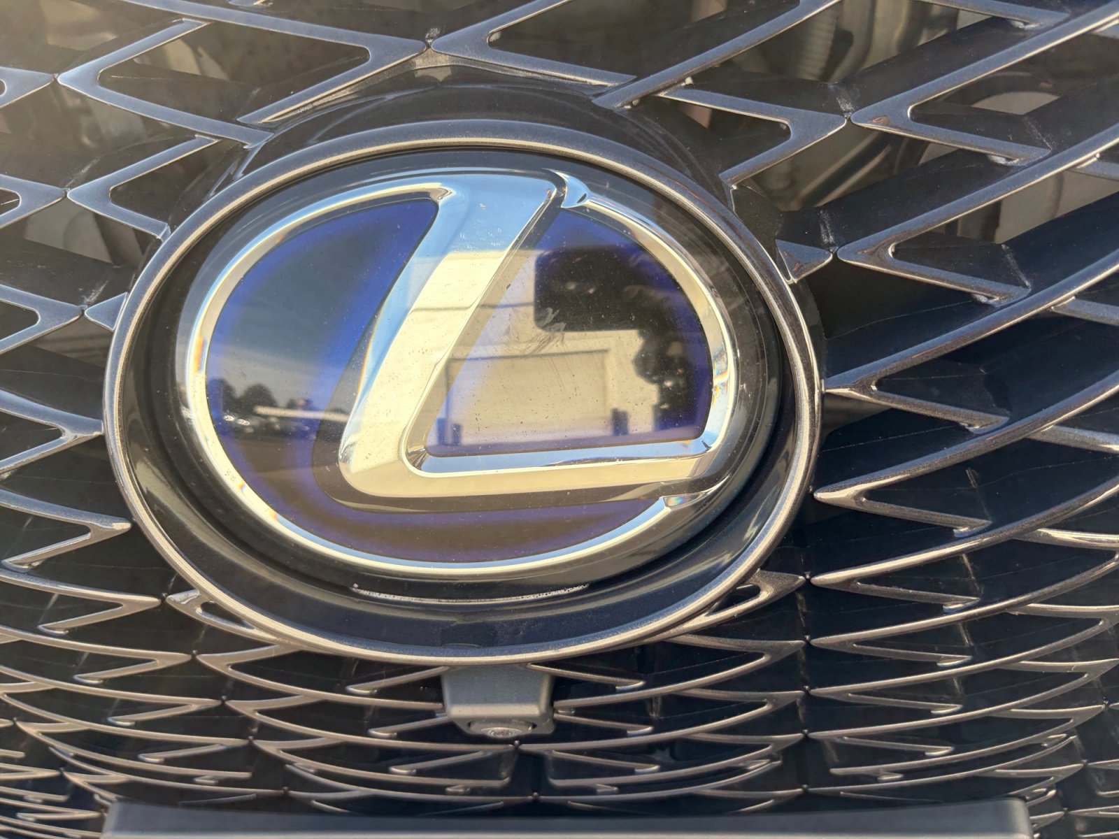 Used 2022 Lexus RX 450h F Sport w/ Accessory Package AWD/4WD image 22