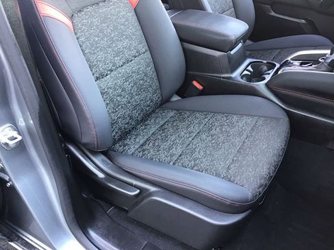 Used 2024 Chevrolet Colorado Z71 w/ Z71 Convenience Package 2 image 12