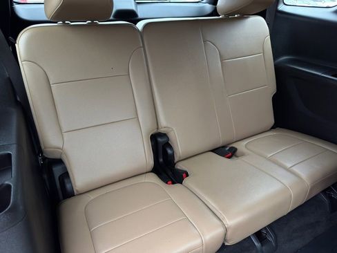 Used 2022 Chevrolet Traverse Premier image 21