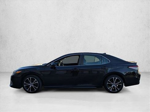 Used 2019 Toyota Camry SE image 8