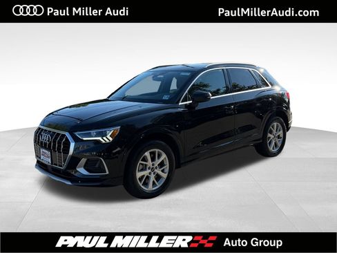 Used 2024 Audi Q3 2.0T Premium w/ Convenience Package AWD/4WD image 1