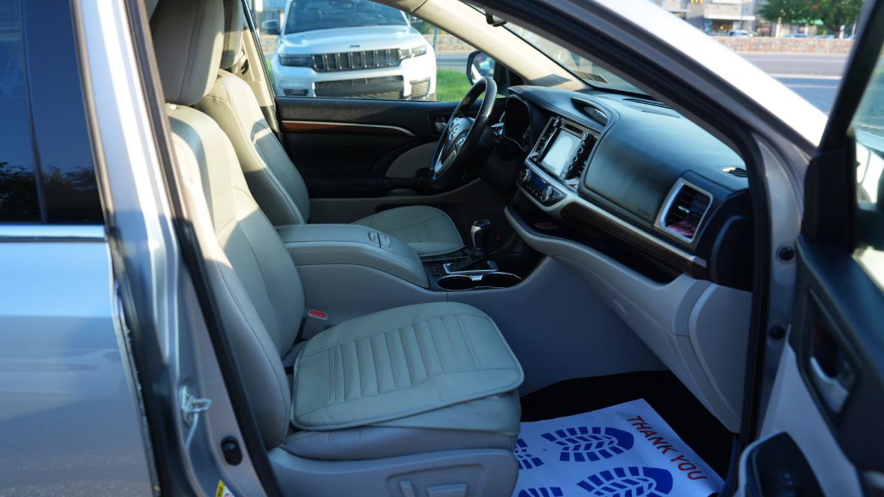 Used 2015 Toyota Highlander Limited AWD/4WD image 23