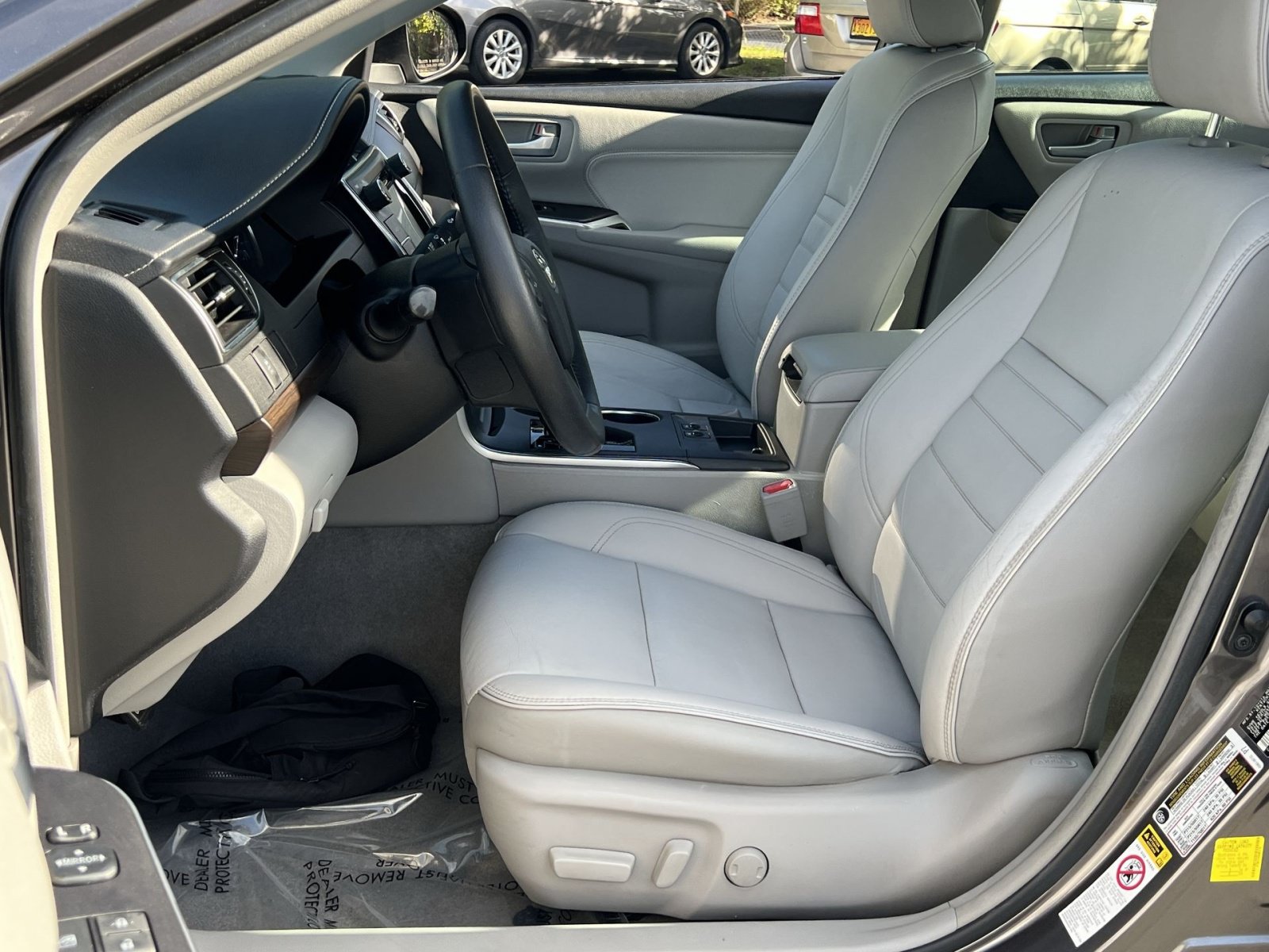 Used 2017 Toyota Camry XLE FWD image 13