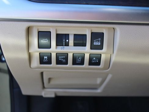 Used 2018 Subaru Outback 2.5i Limited image 19