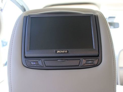 Used 2015 Lincoln Navigator 2WD image 35