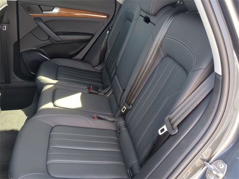 Used 2023 Audi Q5 2.0T Premium w/ Convenience Package image 17