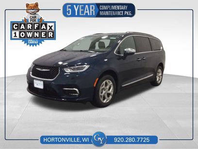 Used 2021 Chrysler Pacifica Limited w/ Uconnect Theater Family Group