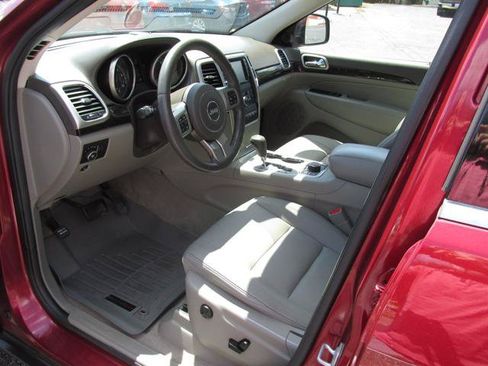 Used 2013 Jeep Grand Cherokee Laredo AWD/4WD image 9