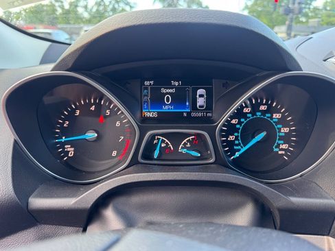 Used 2016 Ford Escape SE w/ Equipment Group 201A FWD image 12