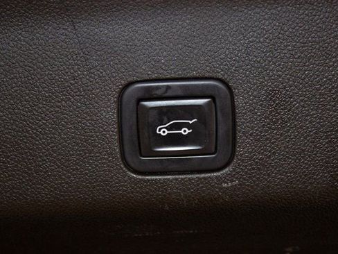 Used 2021 Chevrolet Tahoe High Country image 18