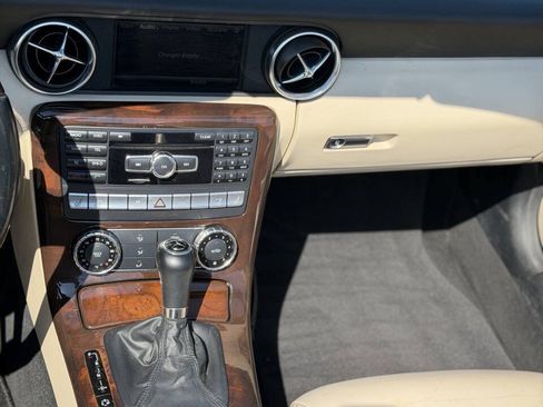 Used 2013 Mercedes-Benz SLK 350 image 25