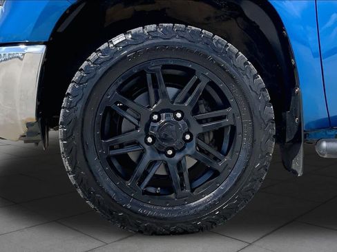 Used 2018 Toyota Tundra SR5 w/ SR5 Upgrade Package RWD image 11