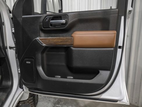 Used 2022 Chevrolet Silverado 3500 High Country image 46