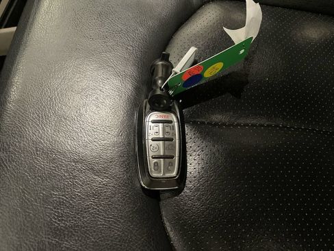 Used 2019 Chrysler Pacifica Touring-L FWD image 27