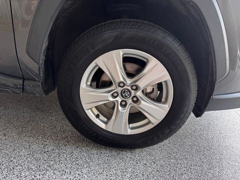 Used 2020 Toyota RAV4 XLE AWD/4WD image 9