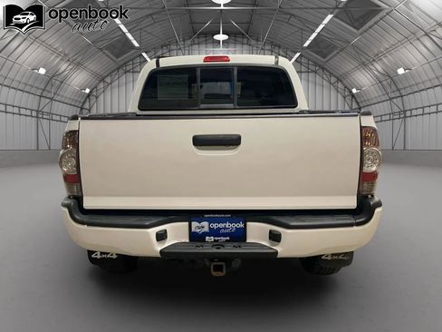 Used 2014 Toyota Tacoma 4x4 Double Cab w/ TRD Sport Package image 6