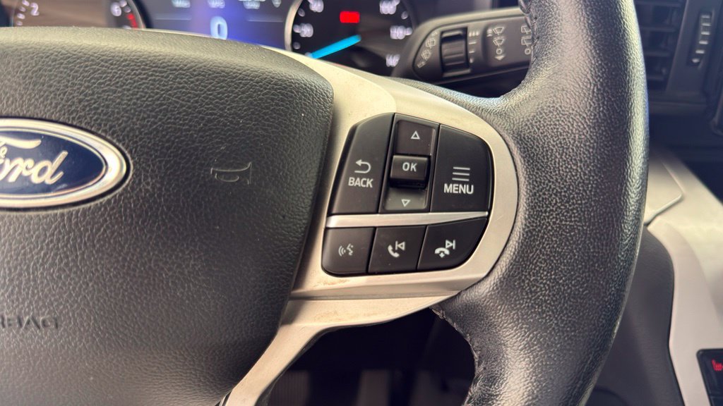 Used 2023 Ford Explorer XLT AWD/4WD image 5