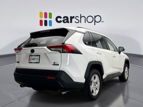Used 2021 Toyota RAV4 XLE w/ Convenience Package AWD/4WD image 5