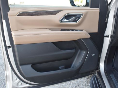 Used 2021 Chevrolet Tahoe Premier w/ Premium Package image 24