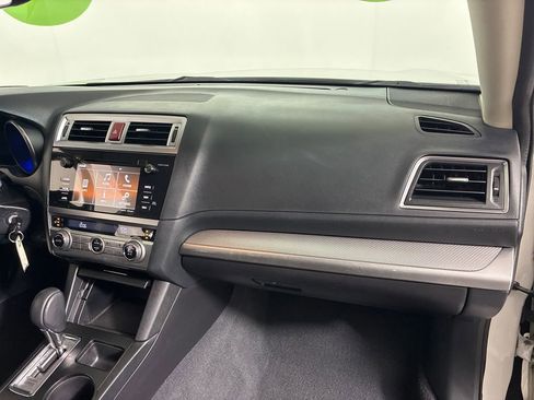 Used 2017 Subaru Outback 2.5i Premium image 33