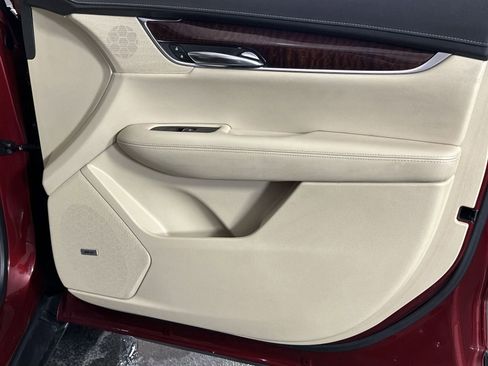 Used 2017 Cadillac XT5 Luxury w/ Driver Awareness Package FWD image 31
