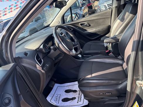 Used 2017 Chevrolet Trax LT w/ Sun & Sound Package AWD/4WD image 8