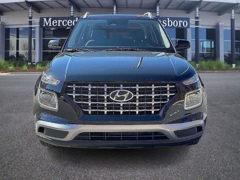 Used 2023 Hyundai Venue SEL w/ Cargo Package image 3