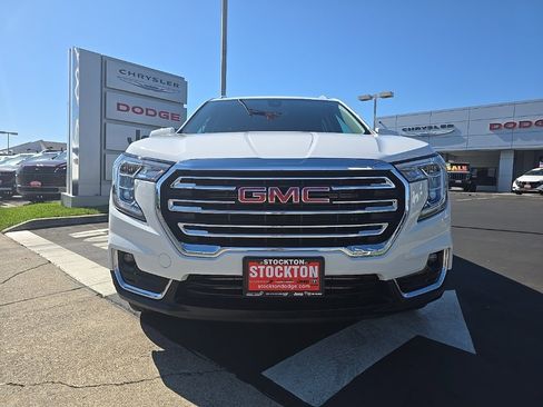 Used 2024 GMC Terrain SLT image 21