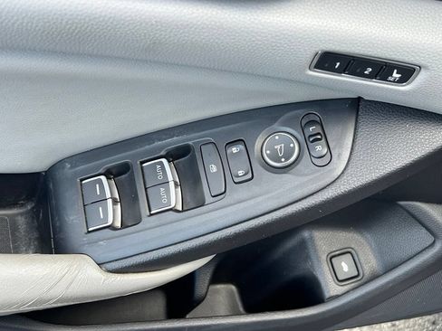 Used 2018 Honda Accord Touring image 12