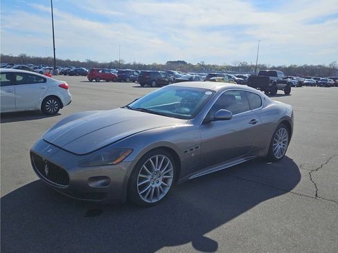 Used 2010 Maserati GranTurismo S image 2