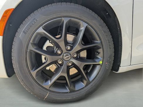New 2026 Chrysler Pacifica Select w/ S Appearance Package FWD image 7