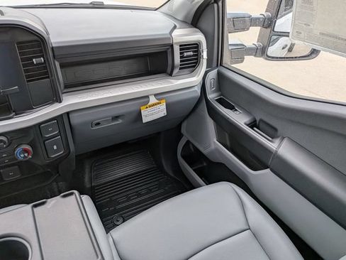 New 2026 Ford F550 4x4 Supercab Super Duty image 8