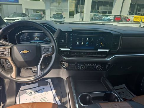 Used 2024 Chevrolet Silverado 2500 High Country w/ High Country Premium Package AWD/4WD image 12