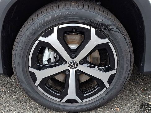 New 2026 Volkswagen Tiguan SE image 5