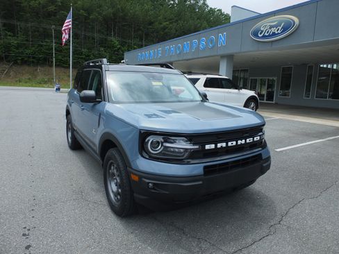 Used 2024 Ford Bronco Sport Outer Banks AWD/4WD image 1