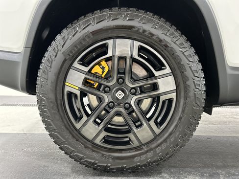Used 2023 Rivian R1S Adventure AWD/4WD image 12