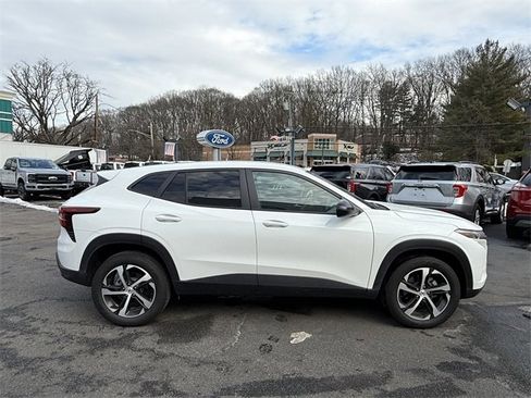 Used 2024 Chevrolet Trax RS image 3