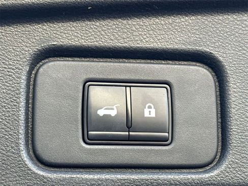 Used 2023 Nissan Pathfinder SL w/ SL Black Package image 24