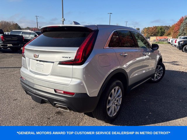 Used 2022 Cadillac XT4 Luxury w/ Trailering Package AWD/4WD image 3
