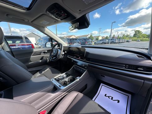 New 2026 Kia Carnival SX FWD image 22