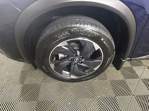Used 2024 Nissan Rogue SV AWD/4WD image 10